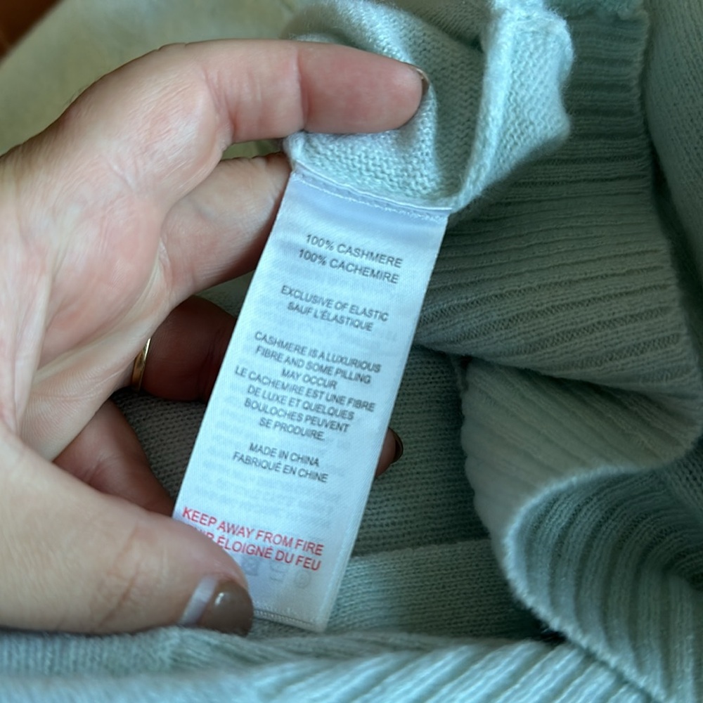 Crush 100% Cashmere Haiti Cross Over Sweater in Powder - Picture 5 of 5